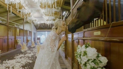 Kaley Cuoco comparte fotos de su matrimonio junto a sus animales