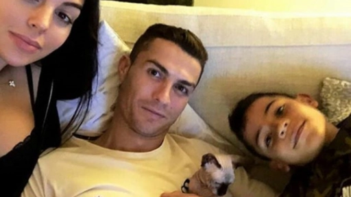 Cristiano Ronaldo manda a su gato a España en jet privado tras ser atropellado