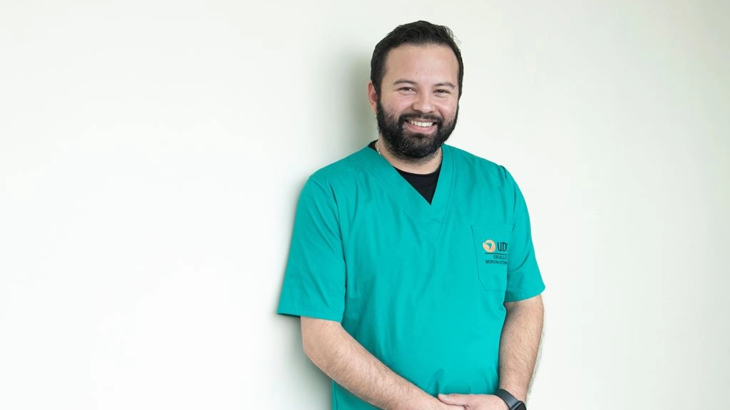 Dr. Nicolás Escobar / UDLA