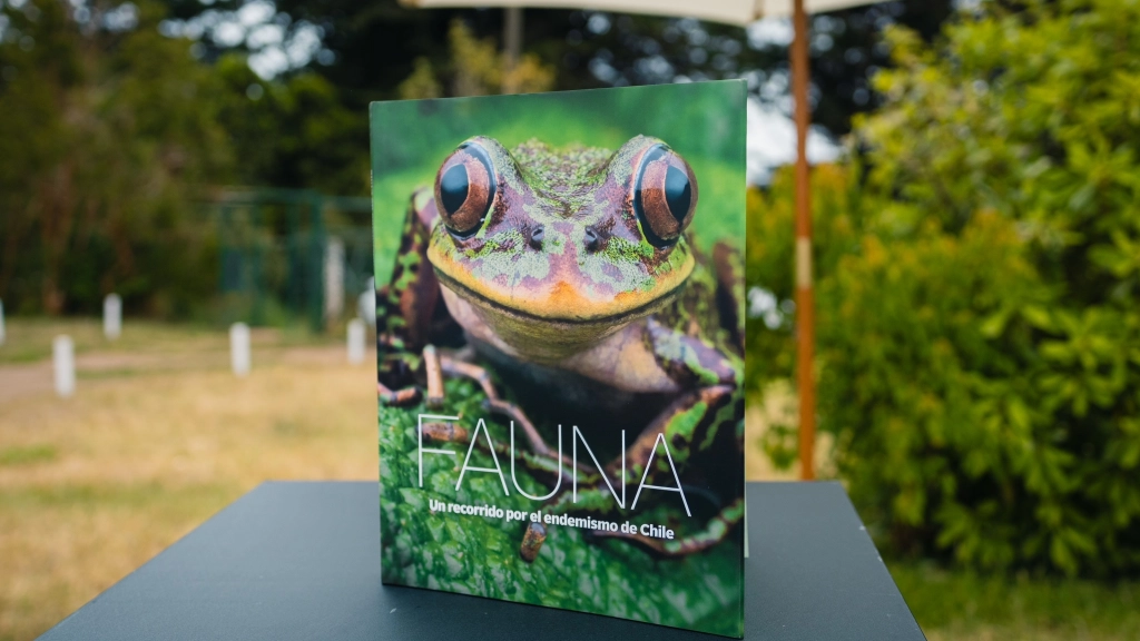 Libro Fauna, un recorrido por el endemismo de Chile, Agencia