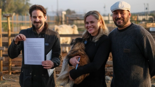 Candidato Gonzalo Winter da a conocer sus propuestas por el bienestar animal