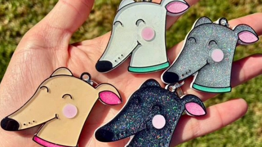 Campaña solidaria: Glitter Tag y Manada Sanadora se unen en ayuda de los galgos
