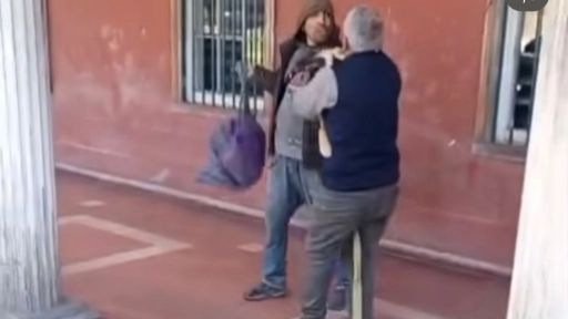 Copiapó: Hombre rescata a un cachorro de las manos de un maltratador