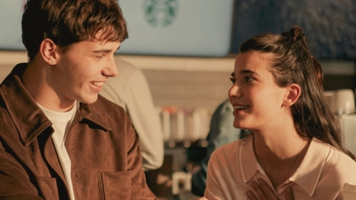 Cientos de momentos, una misma invitación: Vamos por un Starbucks