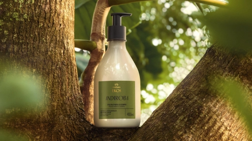 Natura Ekos celebra 25 años con Andiroba: potencia antifatiga que restaura la piel y alivia tensiones