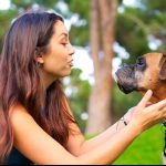 Hablarle a los animales como si fueran una persona: La conducta emocional que crece en Chile y revela un nuevo tipo de apego