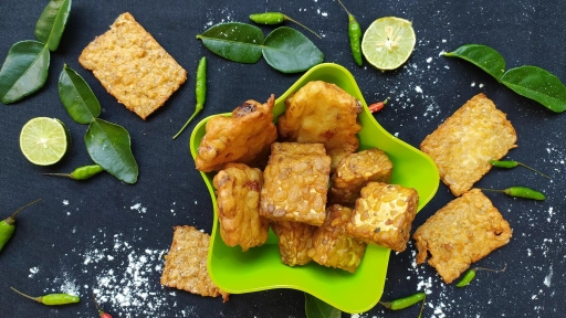 Tempeh: La proteína vegetal que conquista el Día Mundial Sin Carne 