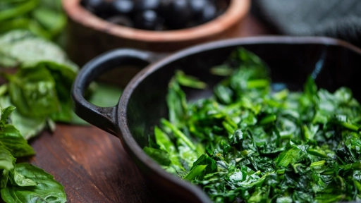 Nutricionista devela los desconocidos beneficios de la espinaca y cómo aprovecharla