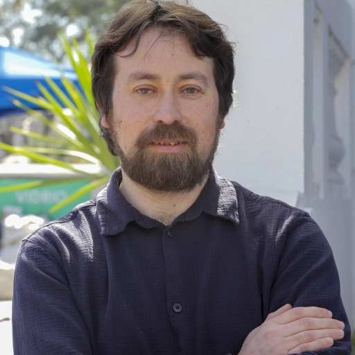 Hugo Benítez, investigador del Laboratorio de Ecología y Morfometría Evolutiva del Instituto One Health de la Universidad Andrés Bello / UNAB