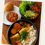 Compra un plato vegano y ayuda a los rescatados de Fundación Huella Animal