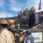Agreden a asesora del concejal Federico Koch durante fiscalización de rodeo